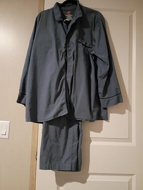 Hanes Men's Two-Piece Pajama Set in Slate Blue